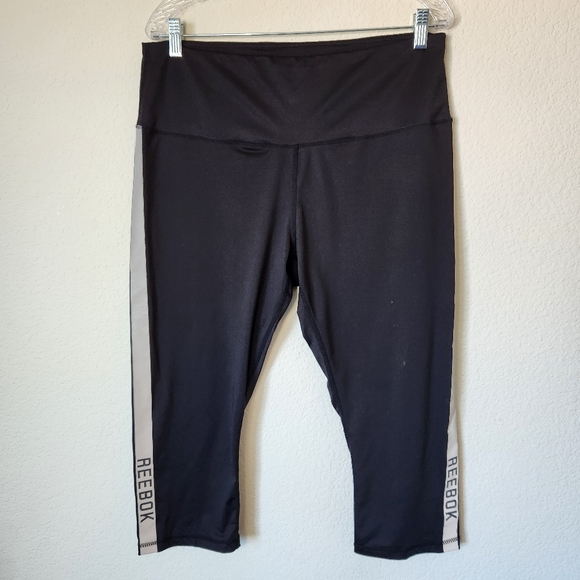 Reebok Pants - Women's Reebok Black with Side Stripe Capri Yoga Fitness Pants Size XL